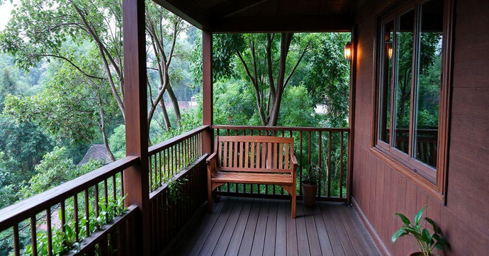 Banco de Madeira para Varanda: 7 Ideias Incr&iacute;veis